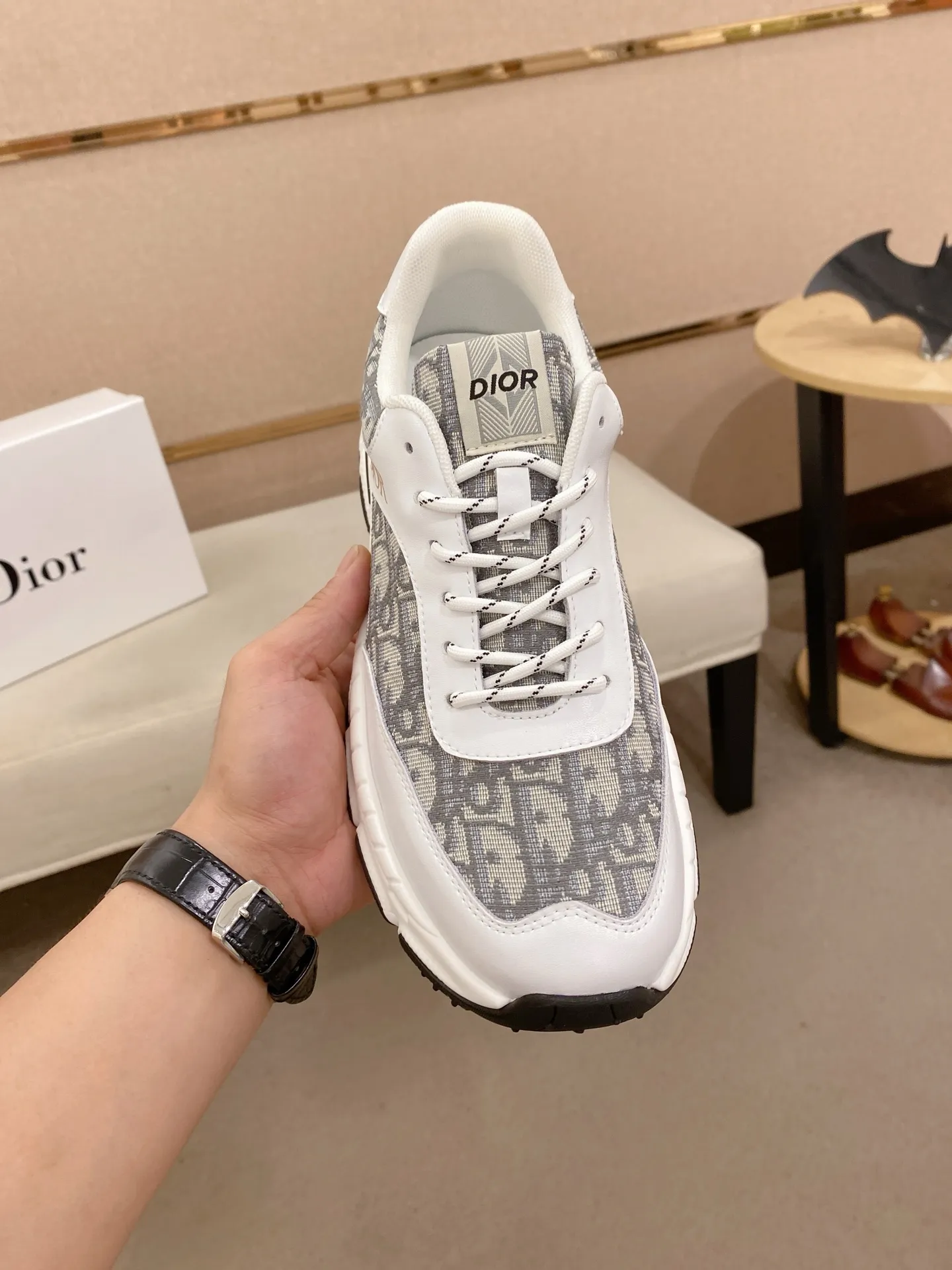 Men's clothing and shoes 442💰🇮🇹🇮🇹Dior d The new model is on sale at the same time at the counter. The upper 🇮🇹 is imported Italian first-layer cowhide, and the lining is fully imported sheepskin 💪💪. It is a complete 1⃣️ to 1⃣️ replica 🇮🇹💪💪, ⚠ Sole: The original sole is specially provided by the original factory. The exclusive movable molded sole is super comfortable. ⚠Original factory single goods, 🔍🔍high quality, you can enter and leave the counter at will, welcome to compare⚠. Code number: 38-44. Can be customized for 45 non-refundable.